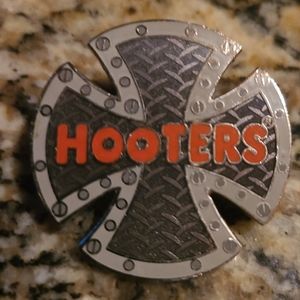 Hooters collectible pin